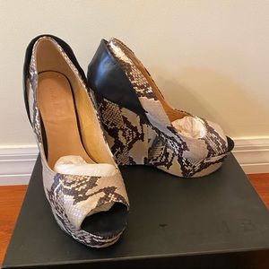 L.A.M.B. “Amour” Snakeskin Wedges - Size 8
